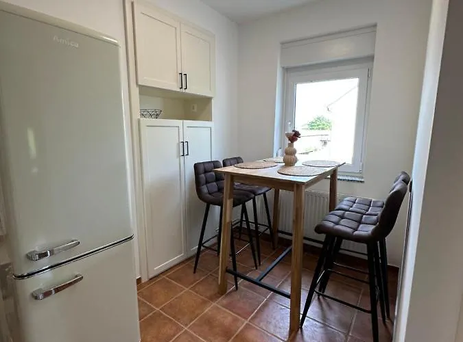 Granny's Vintage Chic *